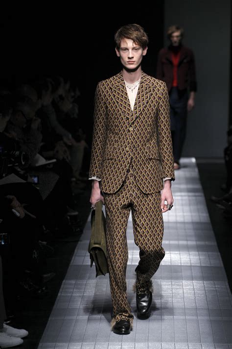 modelle maschili gucci|gucci dresses for men.